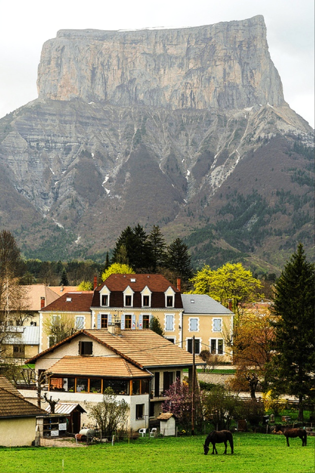 The village of Chichilianne and Mont Aiguille, Rh&ocircne-Alpes, France