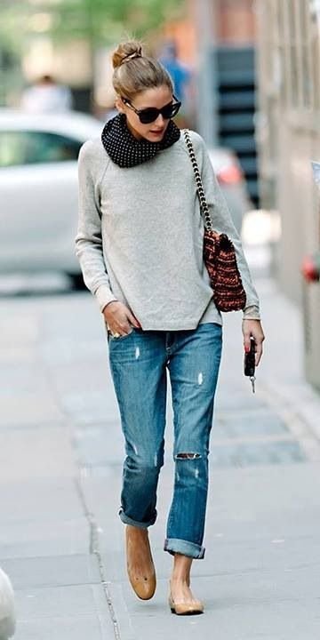 sweatshirt and boyfriend jeans