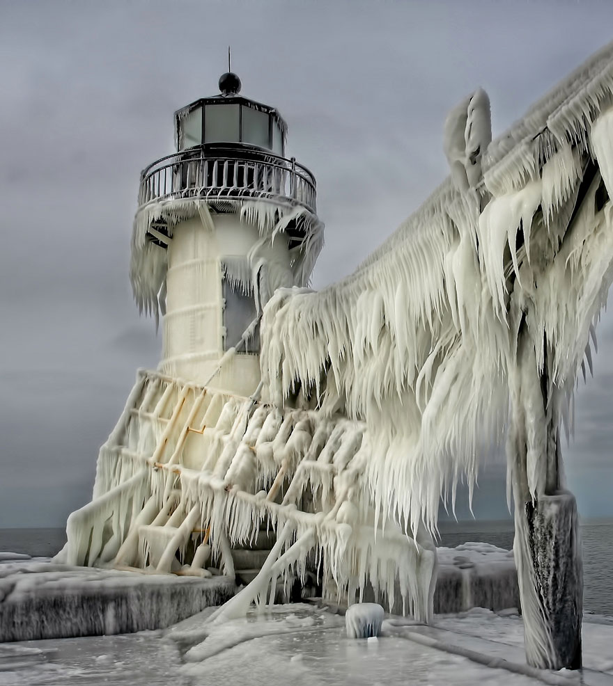 15)Frozen St. Joseph North Pier Lighthouse, Michigan, USA