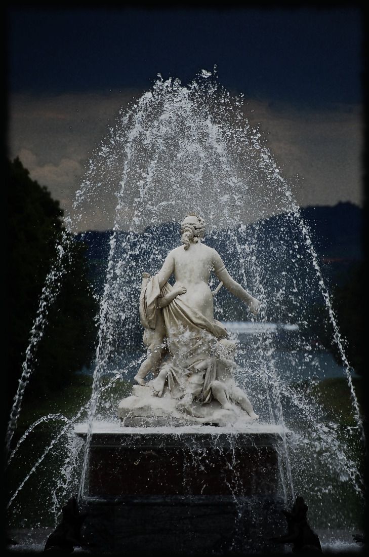 32)Herrenchiemsee Fountains