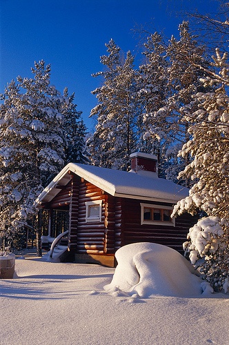 Wintercottage_Lakeland_Finland