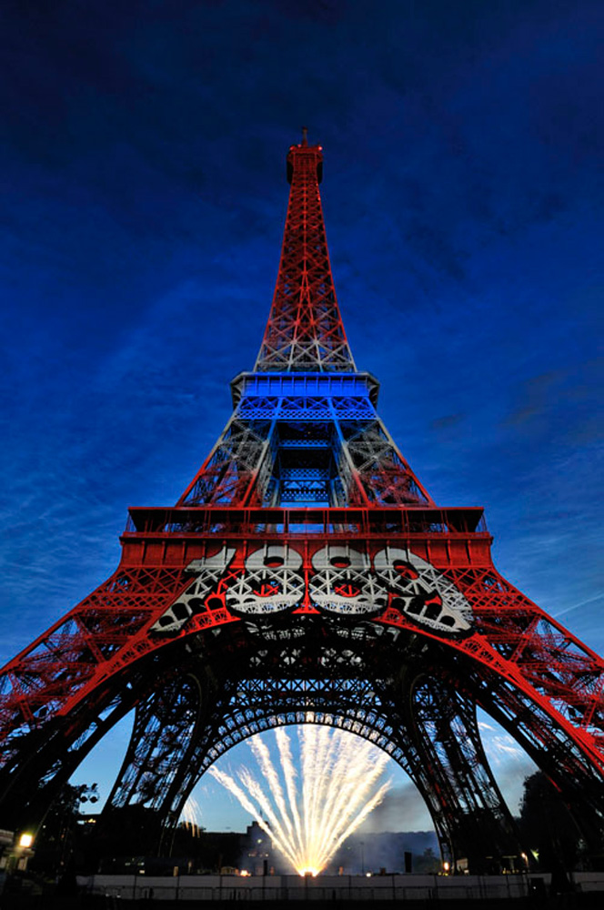 The-Eiffel-Tower-120th-Birthday-Rental-Staging-Projection-Image6