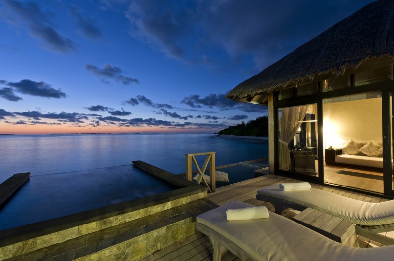 Beach-House-in-maldives-sunset-view