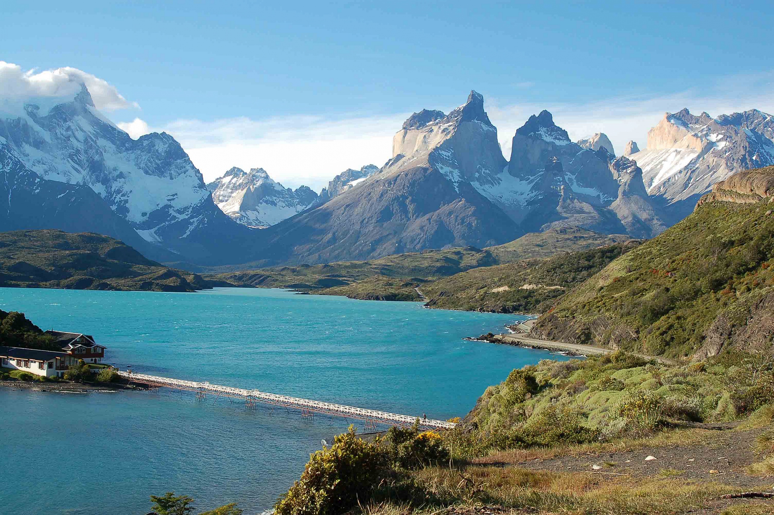beautiful-mountain-lake-in-chile-256629