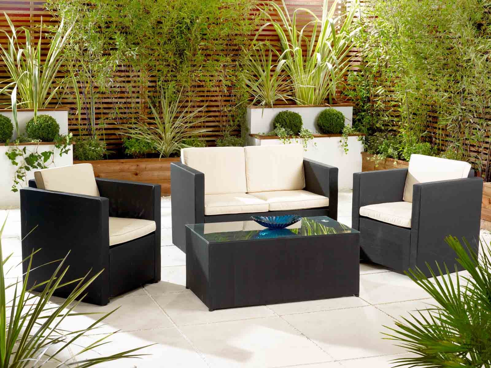 garden living room furniture