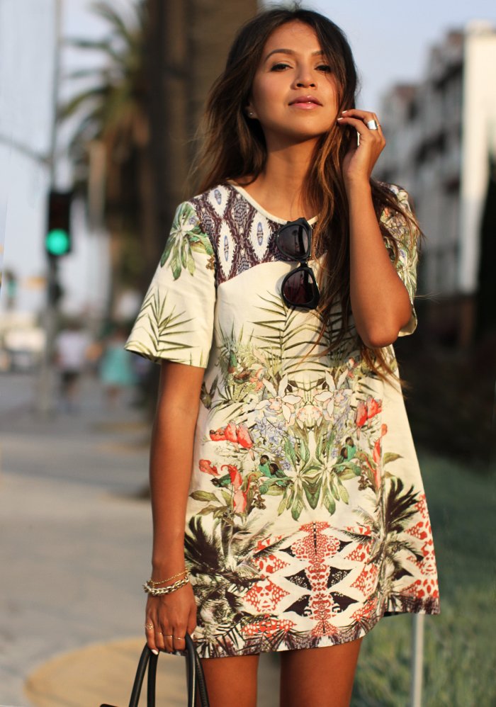 Charming Ways to Wear Tropical Print Outfits – The WoW Style