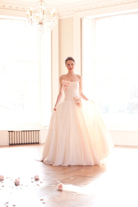 Fashion week Wedding classic dresses: looking classy and timeless for girls Fashion style Wedding classic dresses: looking classy and timeless for lady