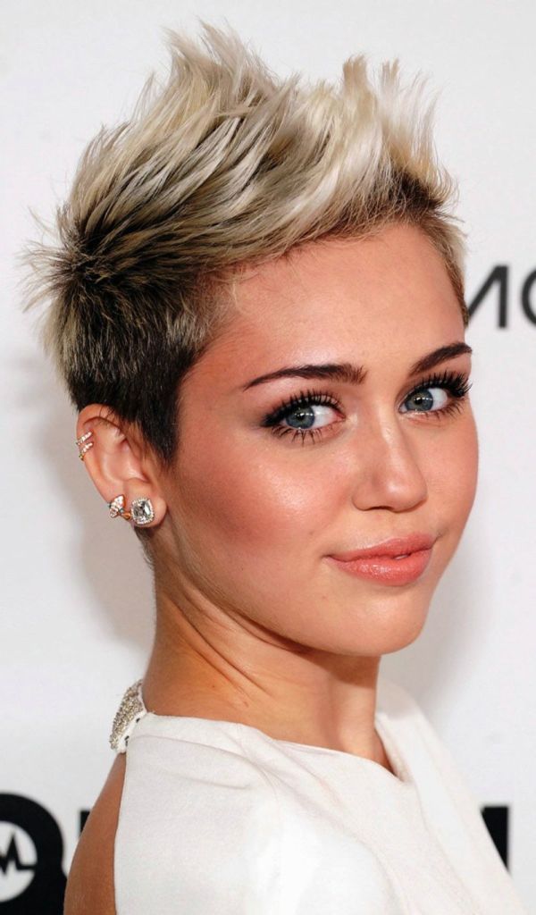 43 Simple Short Hairstyles For Round Face Shape for Oval Face