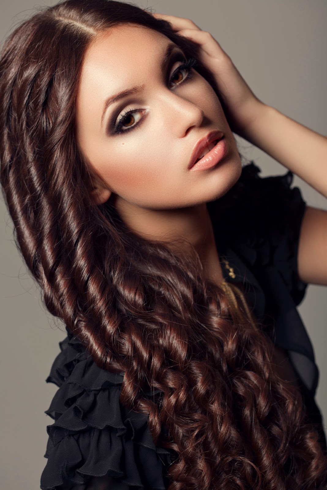 Easy Summer Curly Hairstyle for Women