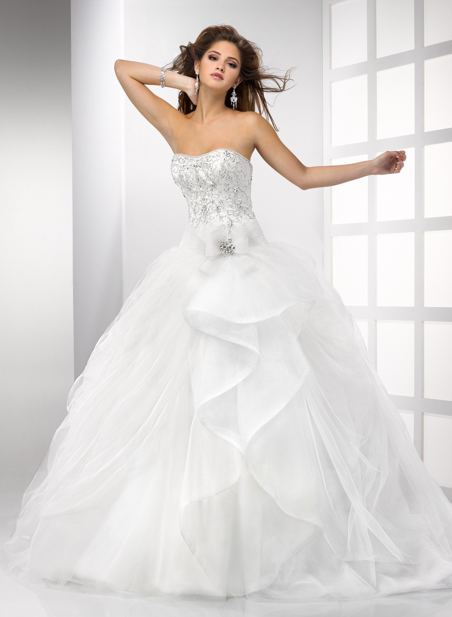 The Irresistible Attraction Of Ball Gown Wedding Dresses