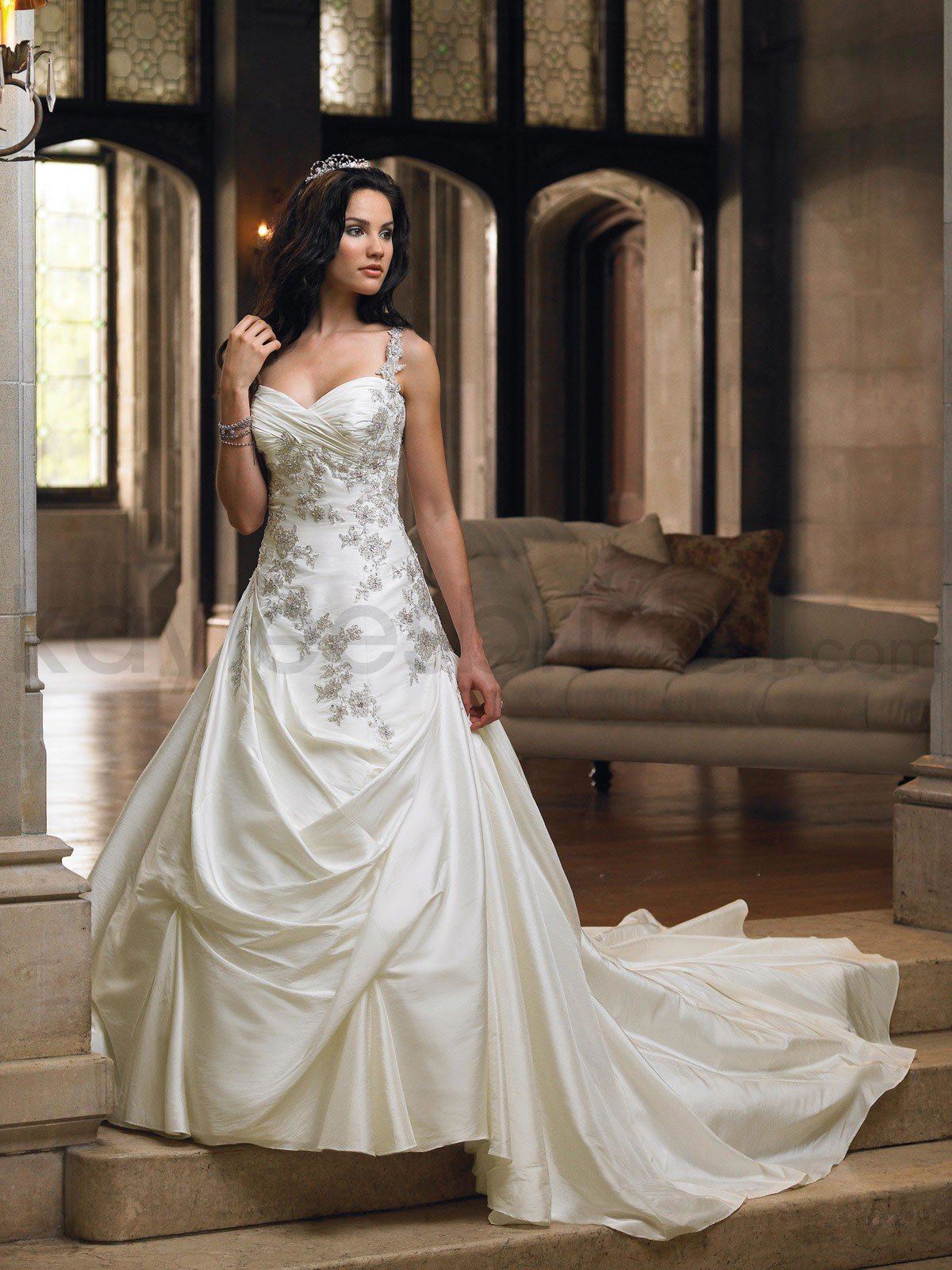 The Irresistible Attraction Of Ball Gown Wedding Dresses 9687