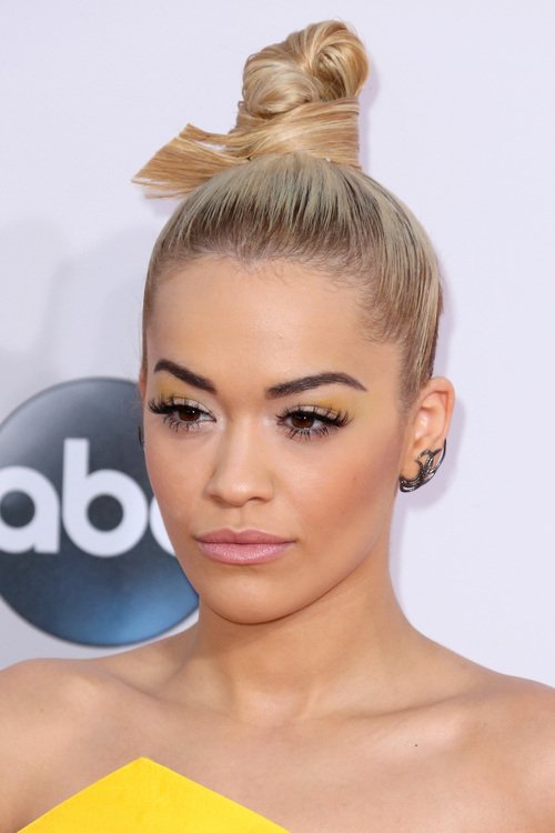 Stunning and Charming Celebrity Bun Hairstyles