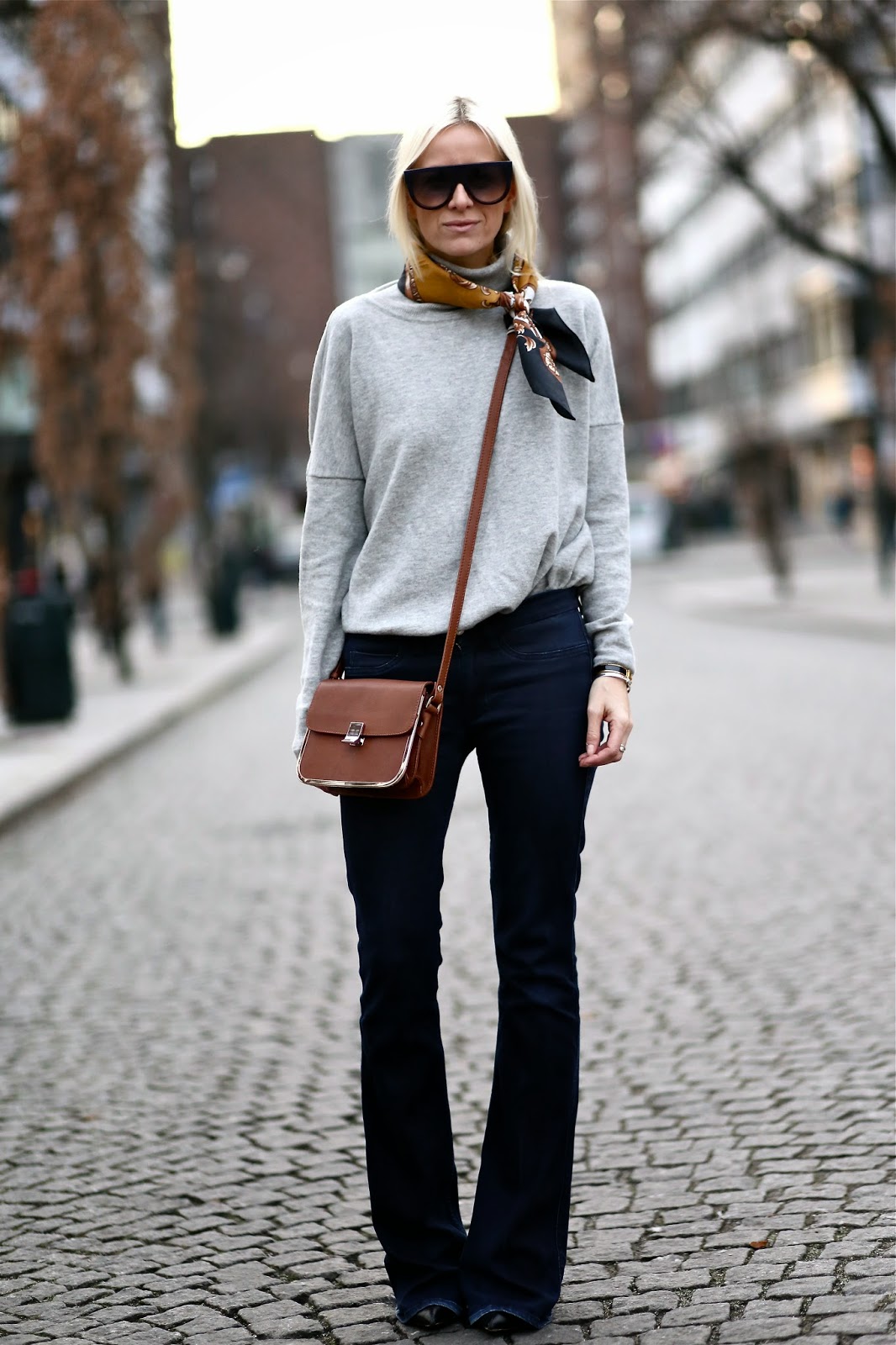 30 Classic And Amazing Flared Jeans Outfits