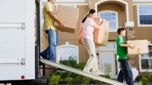 How Hiring Movers is More Beneficial Vs DIY Moving