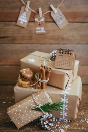 What is The Best Way to Wrap Fudge as a Christmas Gift Box?