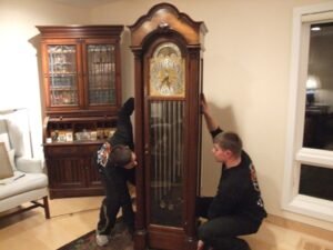 Ultimate Moving Guide: How to Move Antique Furniture?