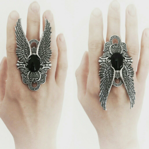 Embrace your Fingers with Impressive Gothic Rings