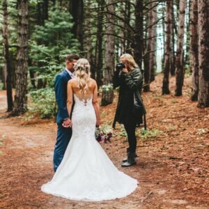 How to Find Your Wedding Photographer in Five Steps
