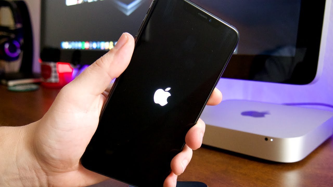 how-to-fix-an-11-iphone-stuck-on-apple-logo