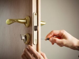 What is Locksmith and what Advantages have it?