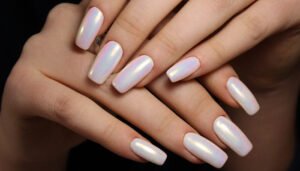 6 Ways to Keep Your Nails On Longer