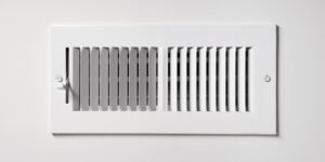 How To Choose Between Floor and Ceiling Heat Ducts