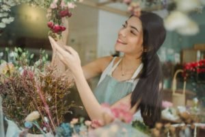 4 Things to Look for When Buying Flowers From Your Local Florists