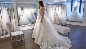 5 Tips to select the best wedding dress as a bride