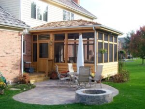 DIY vs. Hiring a Screen Porch Builder for Your Alexandria, VA Home