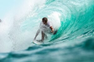 Why Taking Surfing Lessons is Essential for Safety and Skill Development